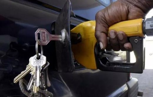 Hydrocarbures pompe a essence