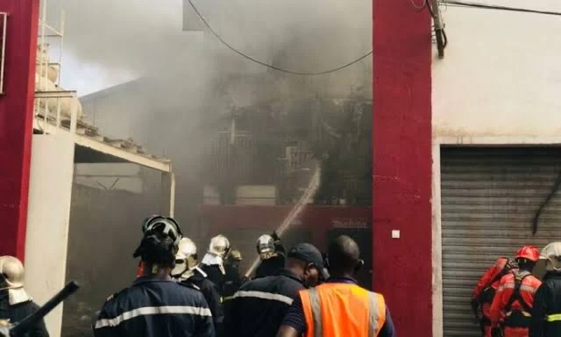 Parcelles Assainies : Une antenne de la Sonatel en feu