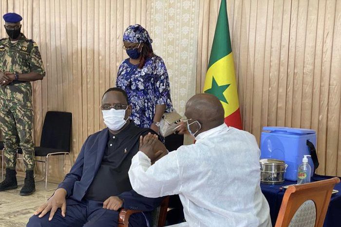 Macky Sall se vaccine contre la Covid-19