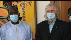 Pr Raoult reçu par Diouf Sarr