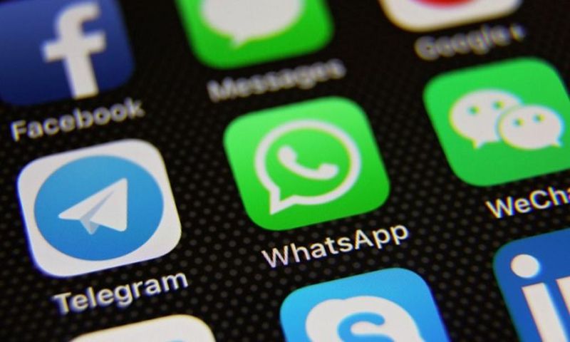Whatsapp Illustration A 620  w1200