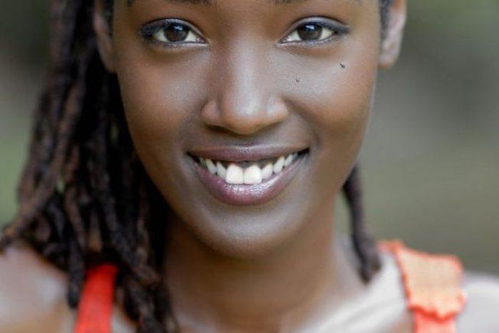 visage-femme-noire-soinsdebene-710x434-1