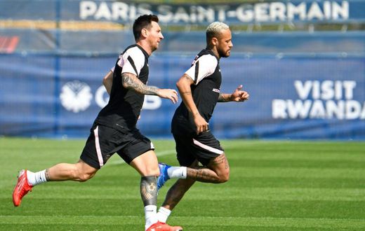 in the wings: Lionel Messi and Neymar are training but will not play for Paris Saint-Germain against Strasbourg