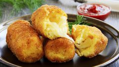 Voici comment faire des croquettes de pommes de terre au fromage