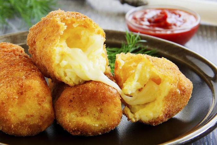 Voici comment faire des croquettes de pommes de terre au fromage