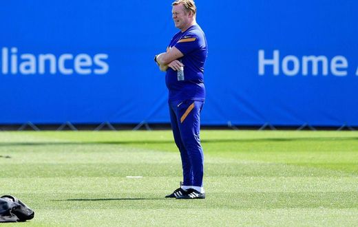 Koeman takes perhaps his last Barcelona training session on Friday