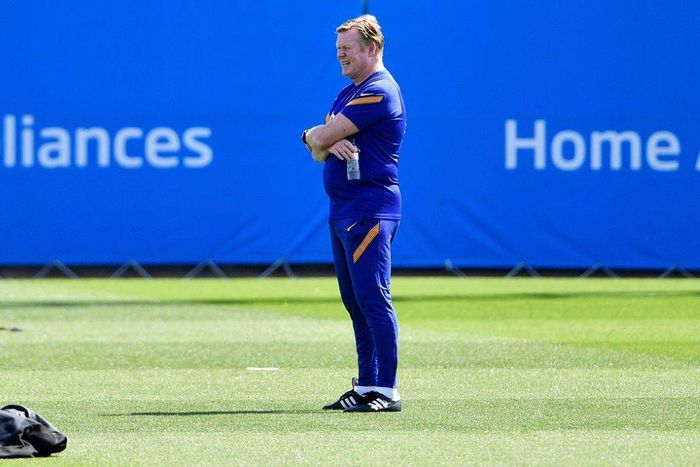 Koeman takes perhaps his last Barcelona training session on Friday
