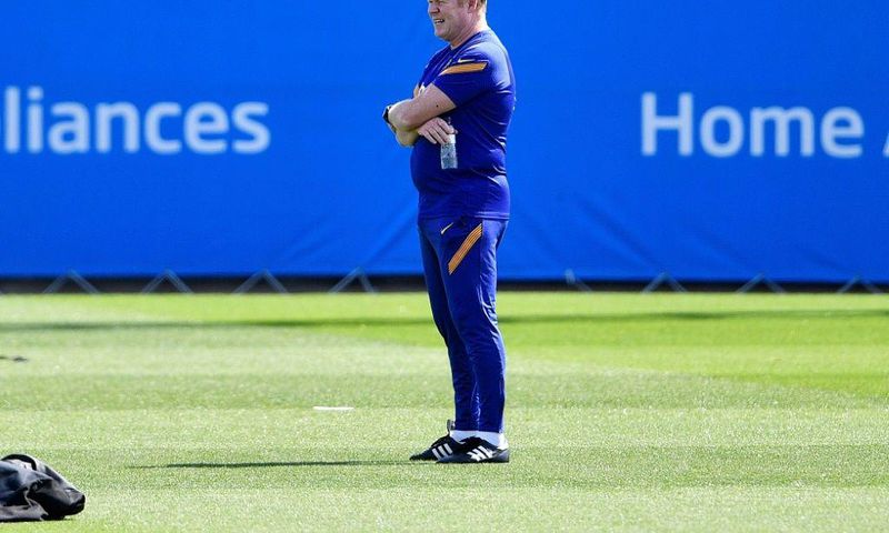 Koeman takes perhaps his last Barcelona training session on Friday