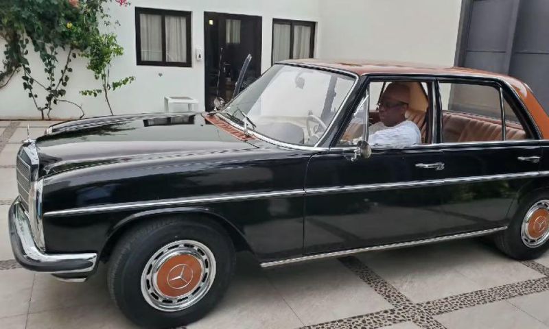 Le président Macky Sall est passionné de véhicules de collection