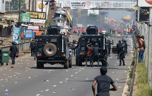 PRÉSIDENTIELLE EN GUINÉE : LA SOCIÉTÉ CIVILE SÉNÉGALAISE ACCUSE CONDÉ ET CONVOQUE UNE MARCHE