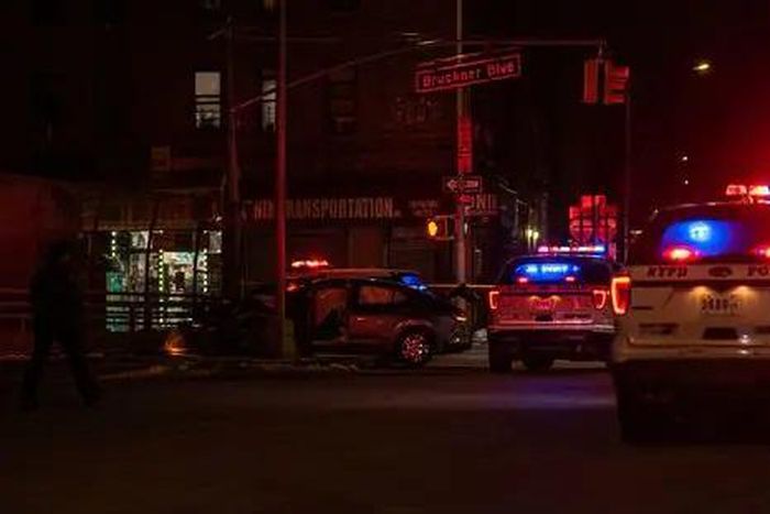 Aux moins huit morts dans une fusillade aux USA