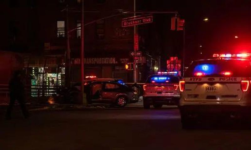 Aux moins huit morts dans une fusillade aux USA