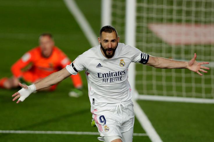 Benzema - buteur lors du choc Real Madrid - Fc Barcelone