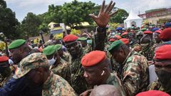 Coup leader Mamady Doumbouya (Hand raised)