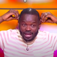 Pape Cheikh Diallo fait le singe sur le plateau de Yewuleen