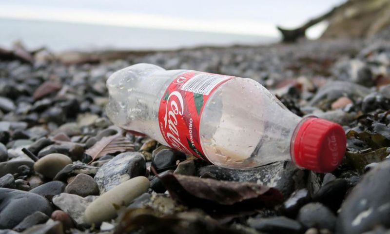 image 1044304 20201209 ob 7c6e6a une-coca-bouteille