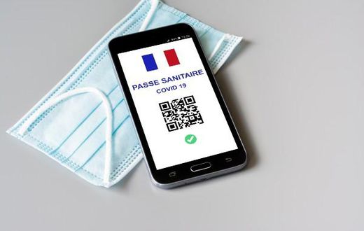 pass-sanitaire-lena-constantin-adobestock-438005998
