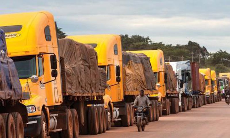 DAKAR : LES VÉHICULES DE TRANSPORT DE MARCHANDISES DE PLUS DE 3,5 TONNES INTERDITS SUR CERTAINS AXES ET À CERTAINES HEURES (ARRÊTÉ)