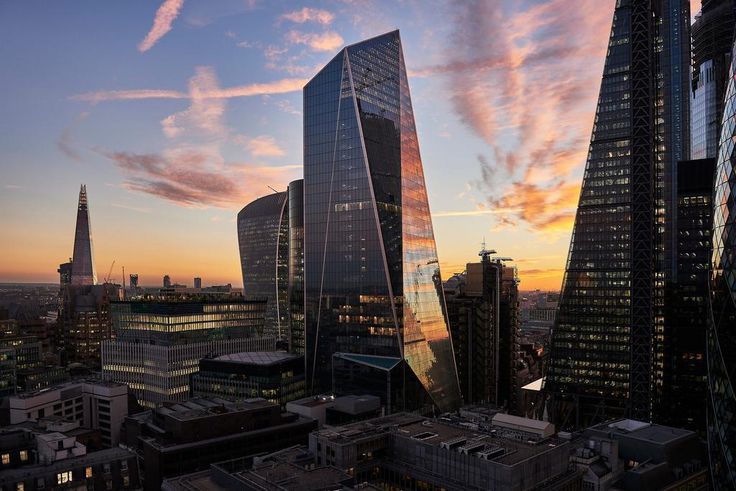 The London staffing firm looked at CEO, CFO, and chair roles at the UK's biggest companies.