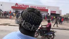 Auchan Keur Massar pillé