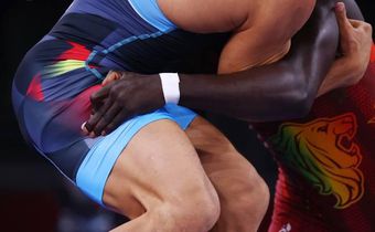 Tokyo 7 août 2021 | Le lutteur Adama Diatta (Sénégal) affronte Daulet Niyazbekov (Kazakhstan)
