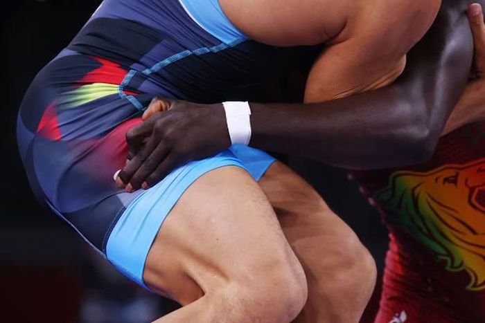 Tokyo 7 août 2021 | Le lutteur Adama Diatta (Sénégal) affronte Daulet Niyazbekov (Kazakhstan)