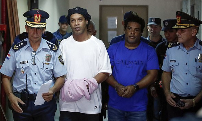 Ronaldinho enfin libéré de prison au Paraguay
