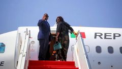 avion-macky-sall-et-premiere-dame-1100x646
