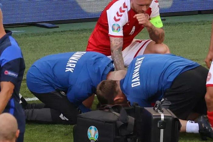 Euro: Christian Eriksen victime d’un malaise cardiaque en plein match
