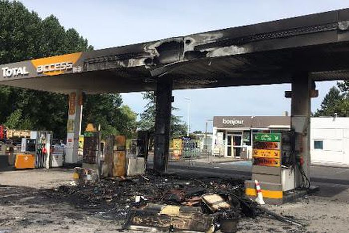 Station d'essence saccagée   TOTAL Senegal