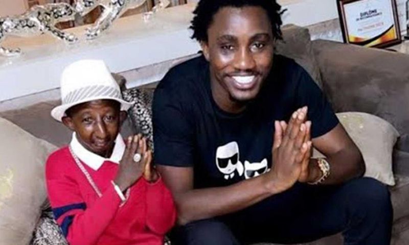 Grand-P-rend-visite-à-son-ami-Wally-Seck