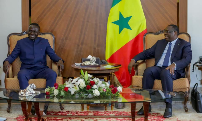 Sadio Mané reçu au palais