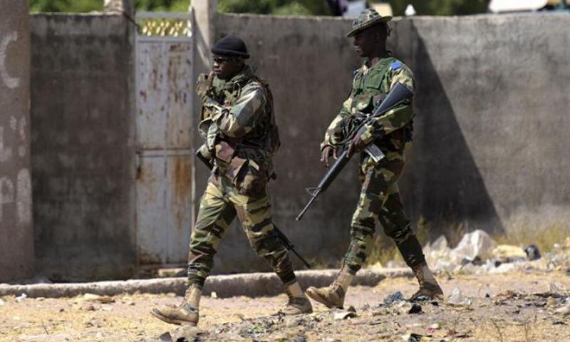 Des soldats sénégalais en patrouille