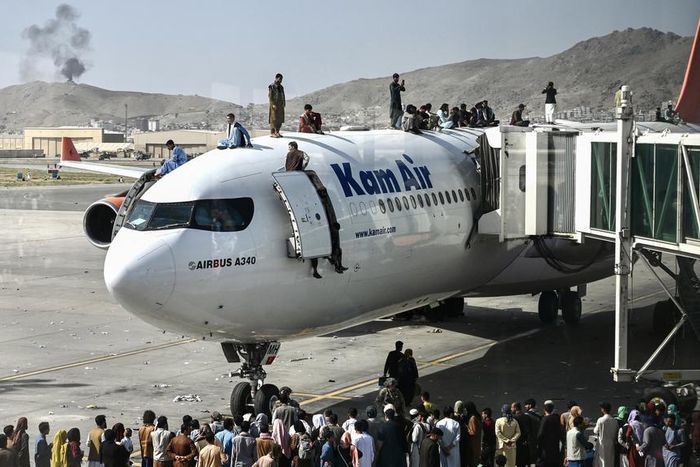 afghanistan-aeroport-de-kaboul-16-aout-2021-9a7c67-0@1x