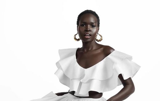 COVID-19:la marque congolaise Hanifa a présenté sa nouvelle collection en 3D lors d’un live Instagram.
