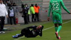 Neymar qui se tord  de douleur