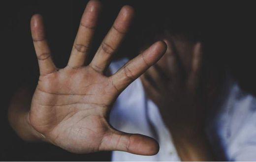 Il drogue ses fils et sa fille de 3 ans puis les viole avec son frère cadet