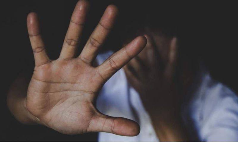 Il drogue ses fils et sa fille de 3 ans puis les viole avec son frère cadet
