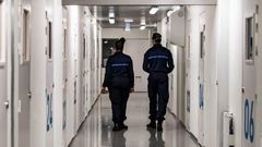 Les deux amants ont été interrompus par l'arrivée d'un surveillant photo d'illustration - AFP - Bertrand Guay