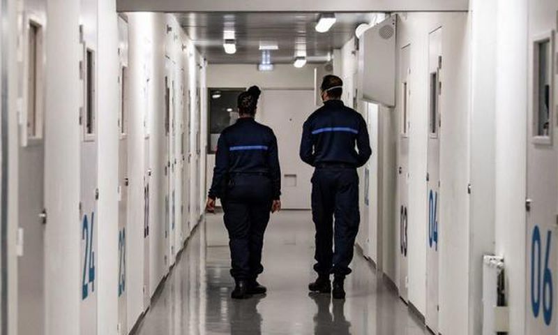 Les deux amants ont été interrompus par l'arrivée d'un surveillant photo d'illustration - AFP - Bertrand Guay