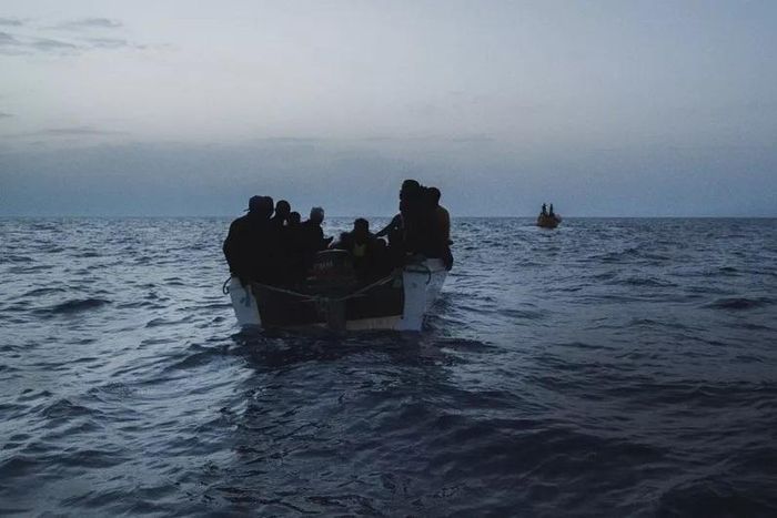 Des migrants tentent de traverser la Méditerranée le 4 juillet 2021 au large de la Libye (EYEPRESS NEWS - AFP)