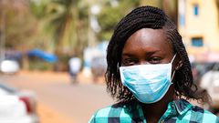 Coronavirus : a schoolgirl wearing a mask