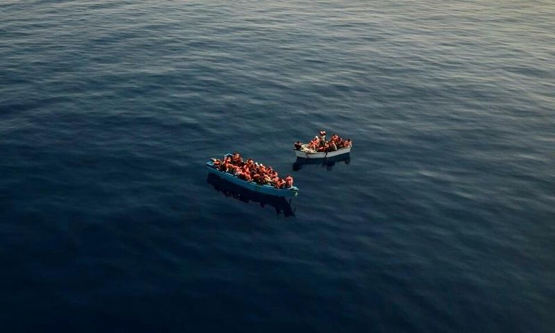 Deux bateaux de migrants au large de l'île italienne de Lampedusa, le 29 juillet 2021 -image d'illustration- AP - Santi Palacios