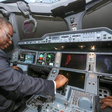 Macky Sall dans le cockpit d'un Airbus A330neo