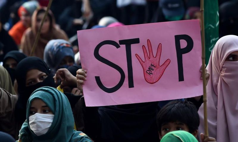Femmes dans la rue au Pakistan pour dénoncer les cas de viol