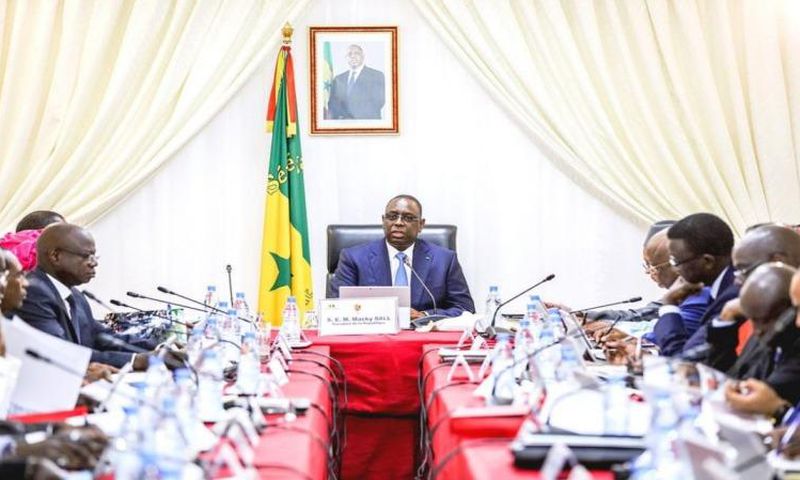 COVID-19 : UN CONSEIL PRESIDENTIEL SUR LA RELANCE DE L’ECONOMIE NATIONALE CONVOQUÉ MARDI
