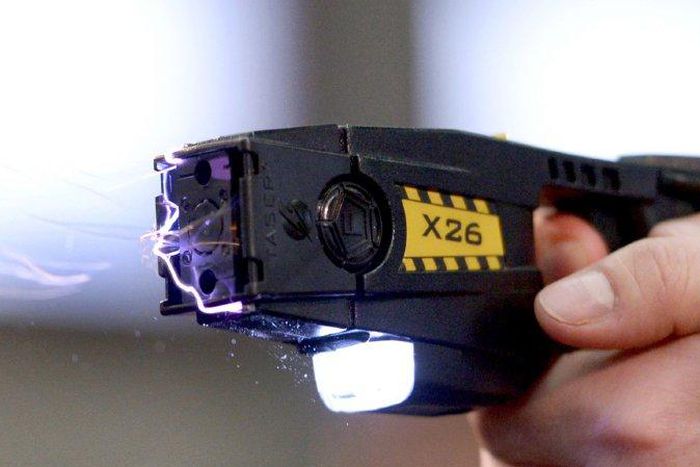 Taser police