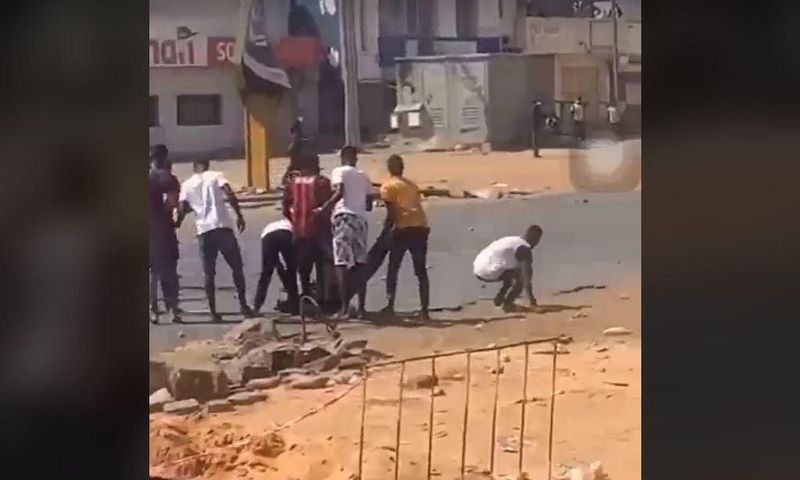 Manifestations aux Parcelles Assainies : Un jeune reçoit une balle et meurt sur le coup.
