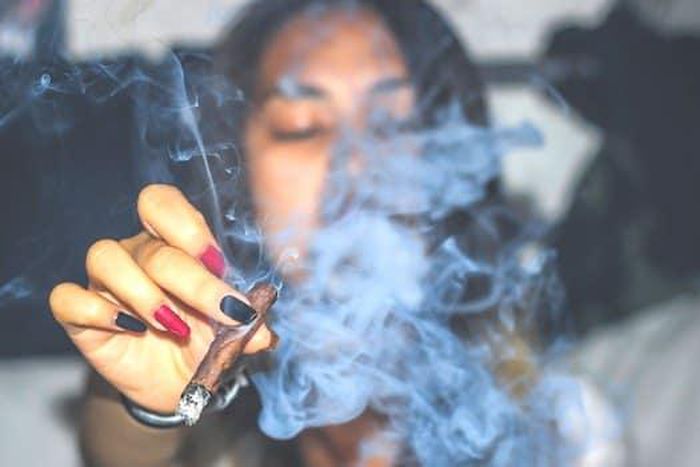 fumer-joints-vagin-sec