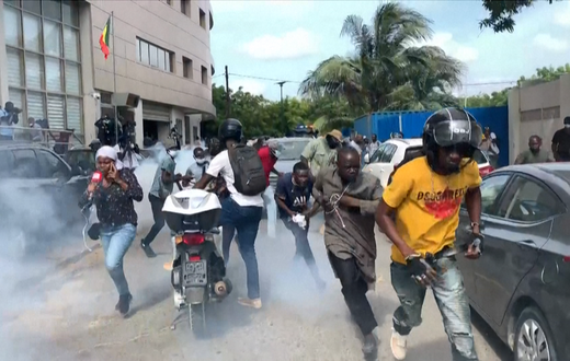 Heurts entre policiers et partisans de l'opposition